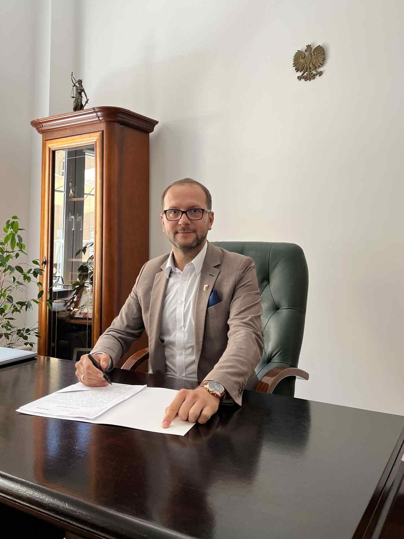 Burmistrz Artur Gajlewicz podpisał dziś Akt Notarialny